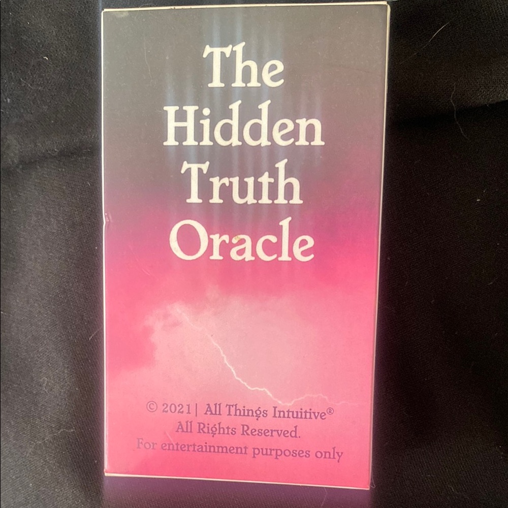 The Hidden Truth Oracle Deck - Pink